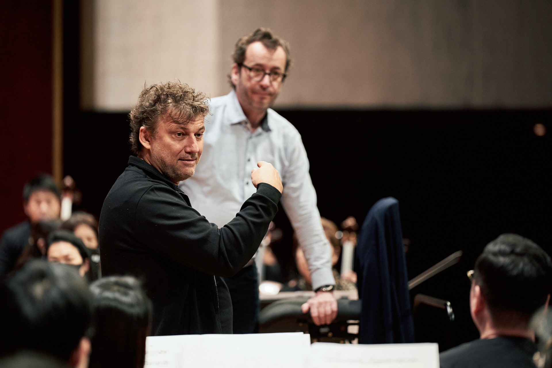 德國男高音尤納斯．考夫曼（Jonas Kaufmann），攜手指揮家約亨．里德與北市交於今（26）晚在國家音樂廳演出。圖/國家兩廳院提供，鄭達敬攝影