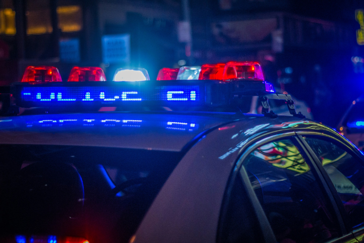 示意圖。台北市大安警分局攔檢蔡姓通緝犯，對方卻衝撞員警，遭警方連開12槍擊斃。圖/取自Unsplash,Michael Förtsch攝