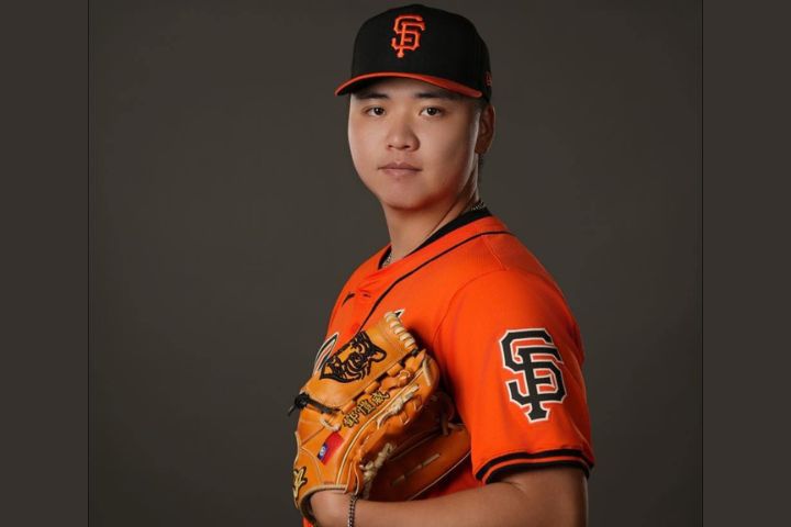 鄧愷威是繼2019年台灣左投王維中之後，再次有台灣投手在大聯盟賽場上與大谷翔平交鋒。圖/取自鄧愷威臉書