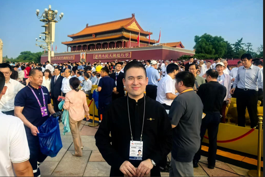 時隔10年，前新黨發言人王炳忠再次參加北京九三閱兵。圖/取自王炳忠臉書