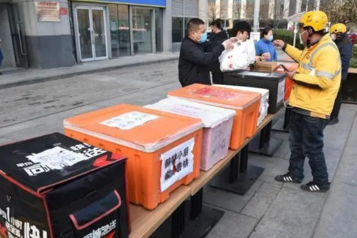 大陸外送平台新一波價格戰造成市場亂象不斷，近二十省市發起倡議停止惡性競爭。圖/取自中新社