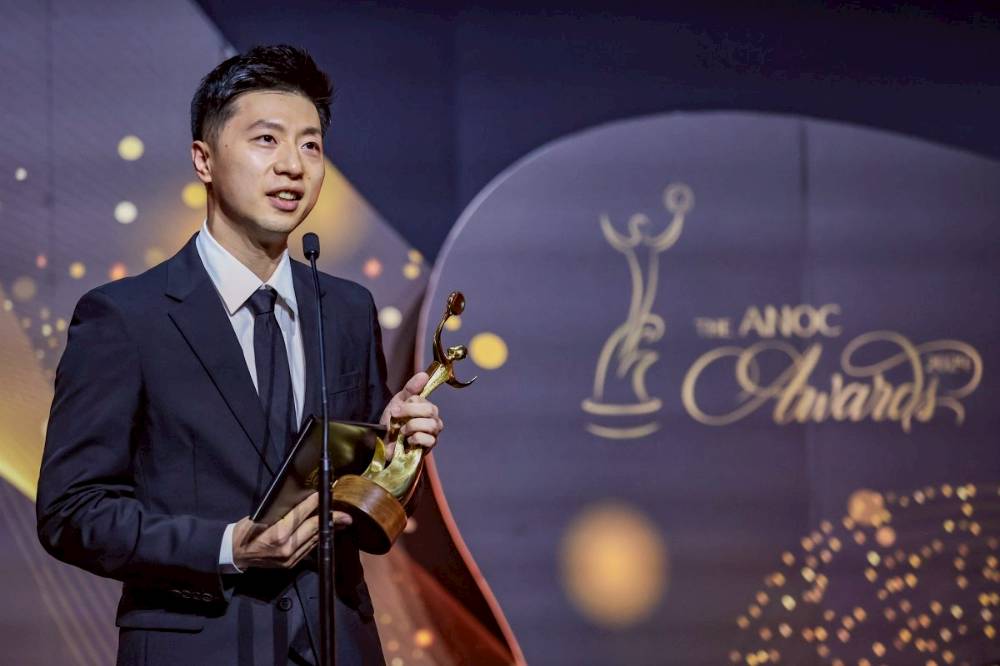 國際奧協（ANOC）2024年10月31日在葡萄牙舉行頒獎典禮，馬龍獲頒「傑出運動員生涯獎」。圖/取自ITTF網站