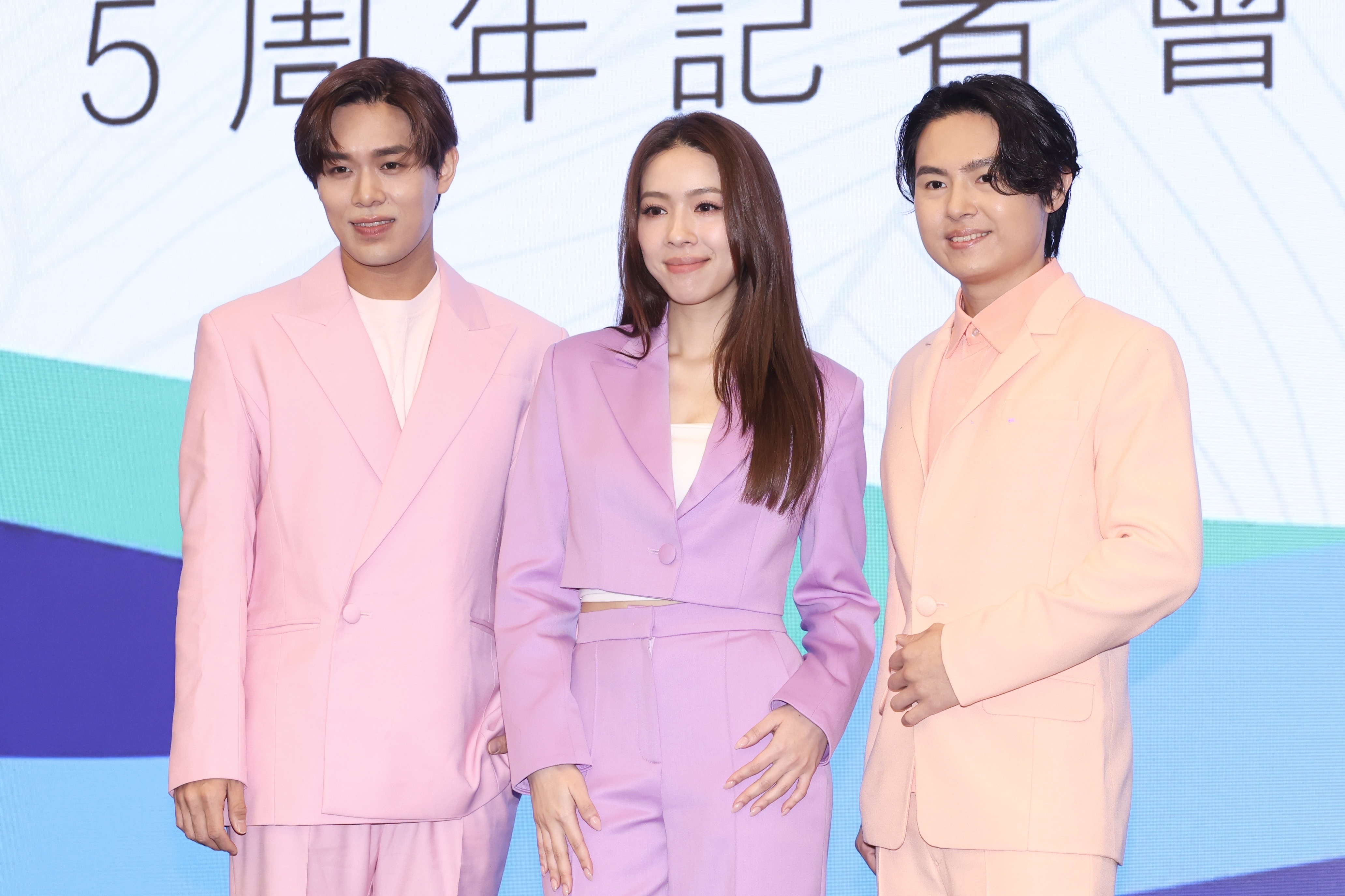 告五人出席保險經紀人品牌代言活動，透露今年接下約30個尾牙演出。圖/記者田瑜萍攝