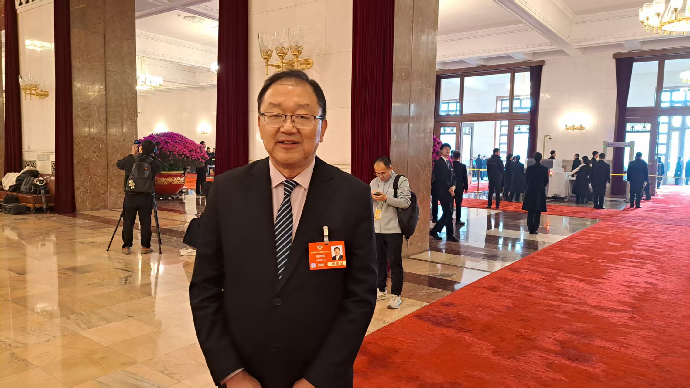 全國政協香港委員、香港中文大學工程學院副院長黃錦輝10日表示，近期有台灣人因涉詐欺被捕，只是個案，台灣民眾不需恐慌。圖/宋秉忠攝