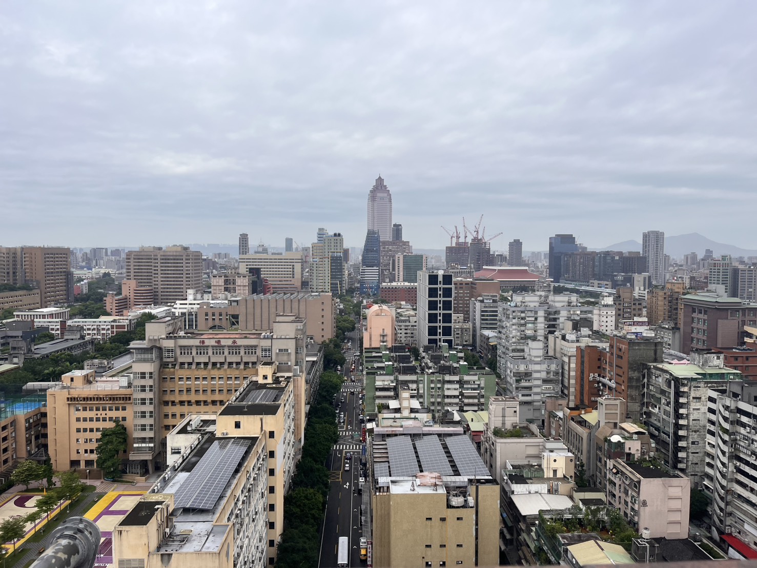 前內政部長李鴻源日前示警，若台北市發生6級以上地震，估4000棟建築倒塌。圖／記者黃楚甯攝