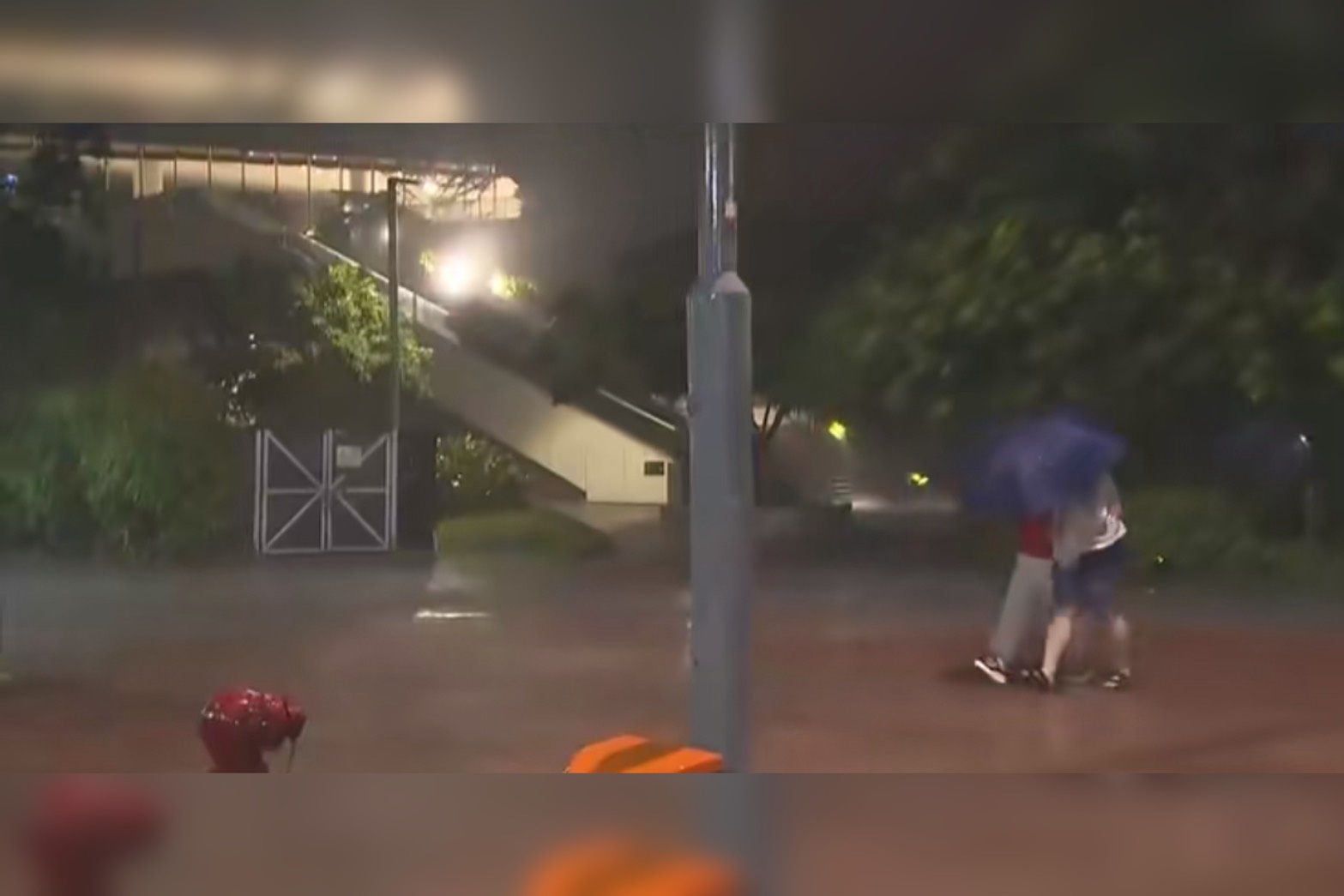 圖為塔巴颱風影響，大陸各地降雨的畫面。圖/取自bilibili