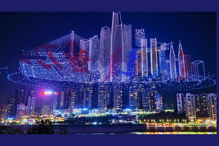 重慶11787架無人機組成重慶壯觀圖案。圖/取自清清呦呦呦微博