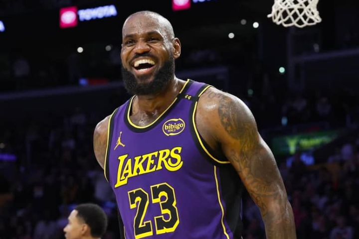 詹皇即將邁向NBA生涯第23季，但他仍不確定自己還能再打多久。圖/取自詹姆斯臉書