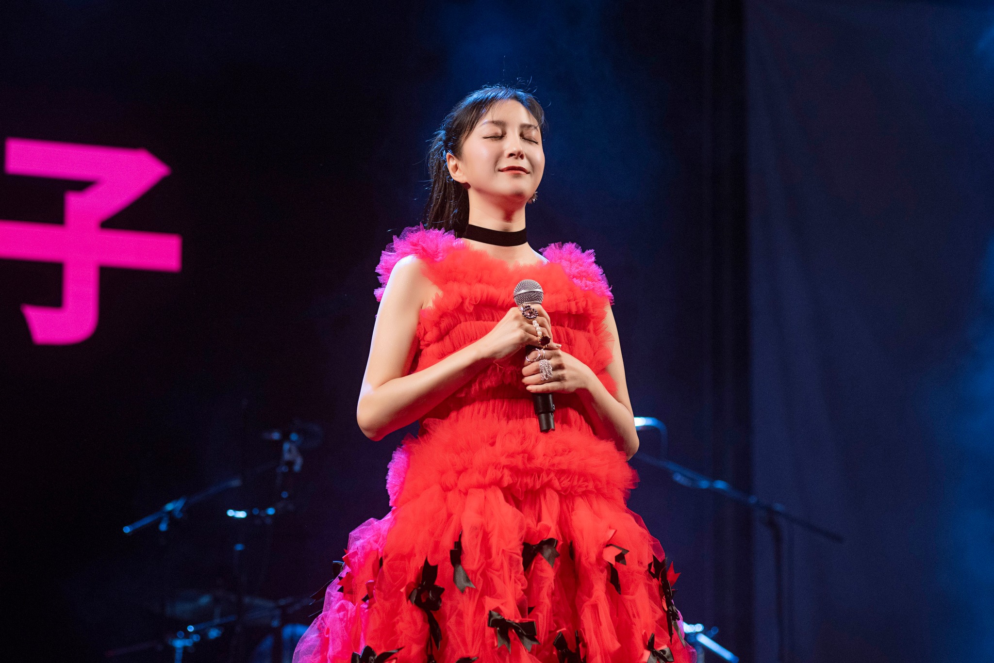日本人氣女星廣末涼子才在10天前以女神的姿態現身高雄大港演出，卻傳出因攻擊醫護人員而被捕。圖／取自大港開唱臉書
