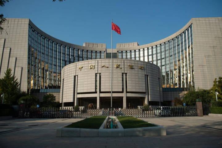 大陸央行22日公布貸款市場報價利率（LPR），仍維持1年期3.0%，5年期以上3.5%，連續5個月維持政策利率不動。圖/取自新華社