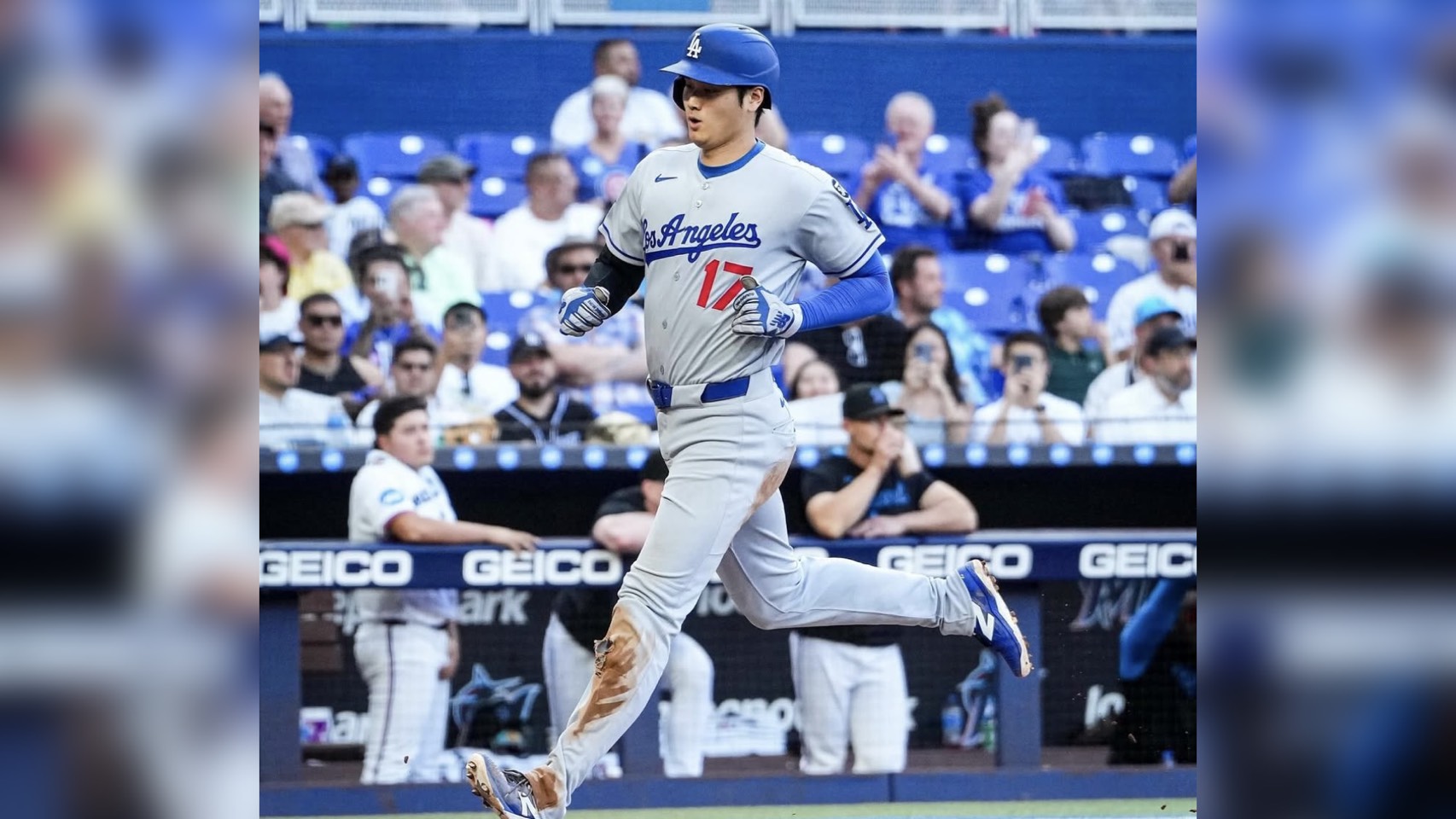 日籍球星大谷翔平全場3次保送並敲出三壘安打。圖/取自道奇 IG