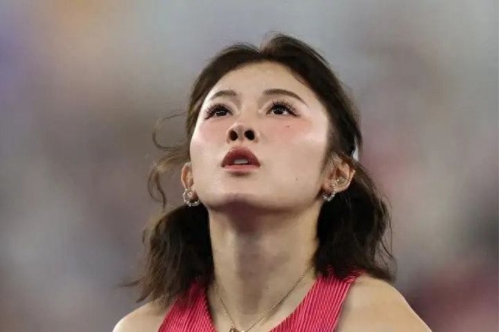 吳艷妮的外貌與她的跨欄成績同樣傲人。圖/取自微博