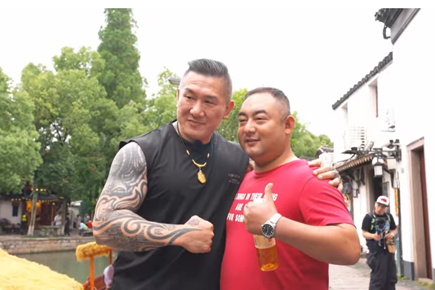 6月份訪問大陸的「館長」陳之漢在上海受到粉絲歡迎。圖/取自「館長惡名昭彰」