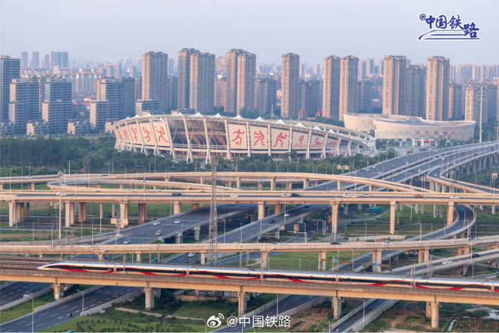 中國大陸今年端午連假為5月31日至6月2日共3天，鐵路端午假期運輸5月30日已經啟動。圖/取自中國鐵路微博