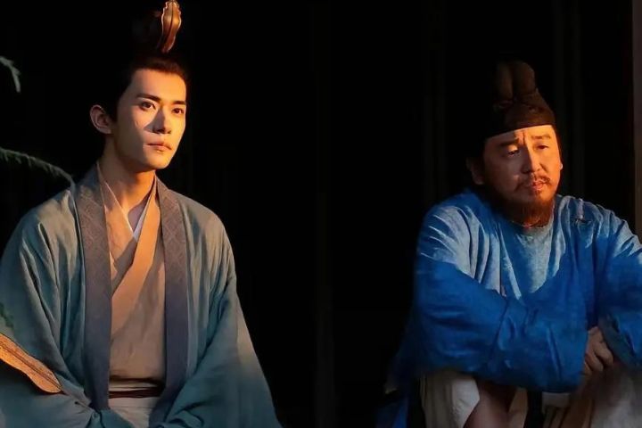 古裝歷史劇《長安的荔枝》由雷佳音主演（右），連易烊千璽也來軋一角。圖/取自劇照