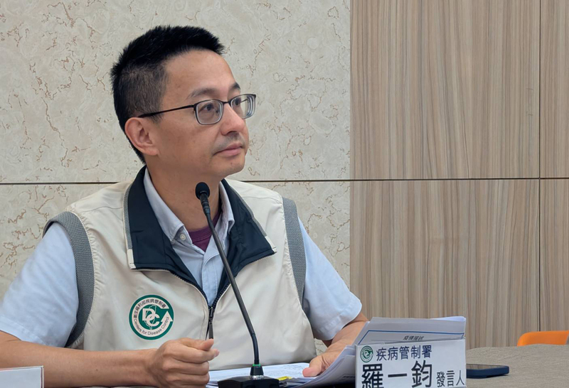 疾管署發言人羅一鈞強調，國內疫情正處於上升期，建議儘速施打現行公費提供的莫德納JN.1疫苗，資料照。圖/中央社