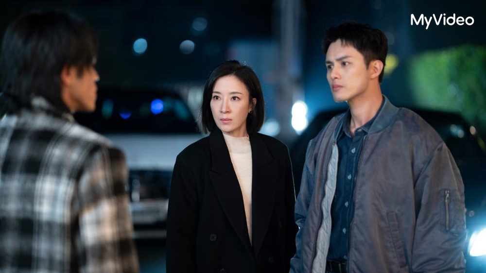 《黑色月光》被讚港版《黑暗榮耀》，楊茜堯（前名楊怡）飾演的公關女王余滿月復仇主題引共鳴。圖/台灣大哥大MyVideo提供