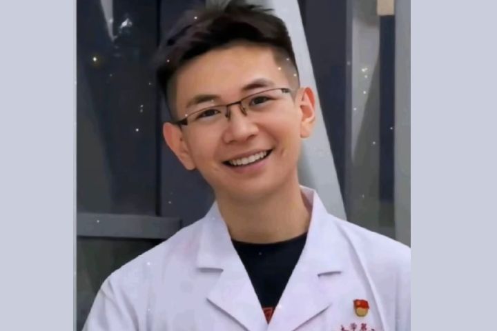 中南大學湘雅二醫院研究生羅帥宇（通報中稱羅某宇）在長沙租住小區墜樓身亡。圖/取自微博